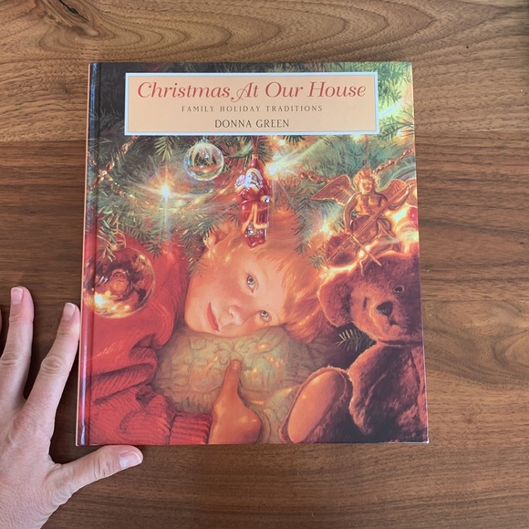 Family Christmas Journal - New - Picture 2 of 5